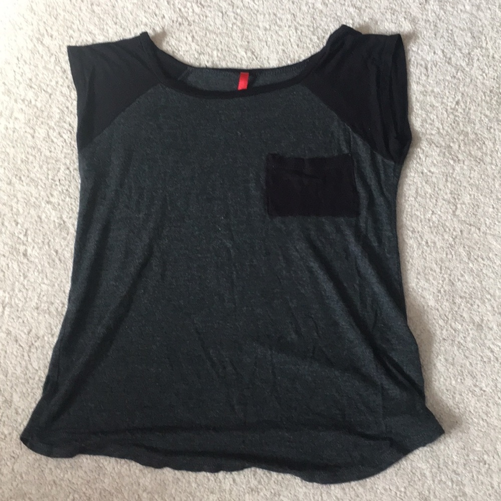 Black and grey t shirt